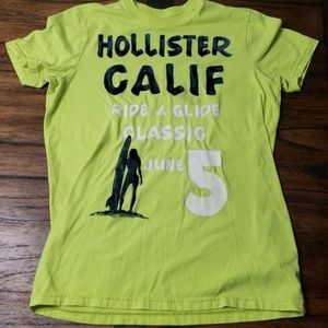 Hollister graphic tee